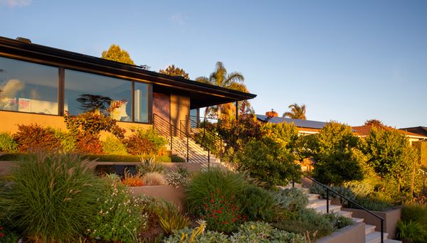 In the Oakland Hills, a 1950 Renovation Seeks $5.4M