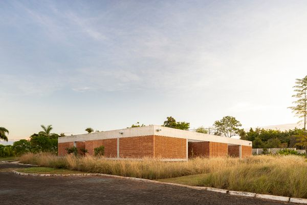 This Might Be the Breeziest Brick Home We’ve Ever Seen
