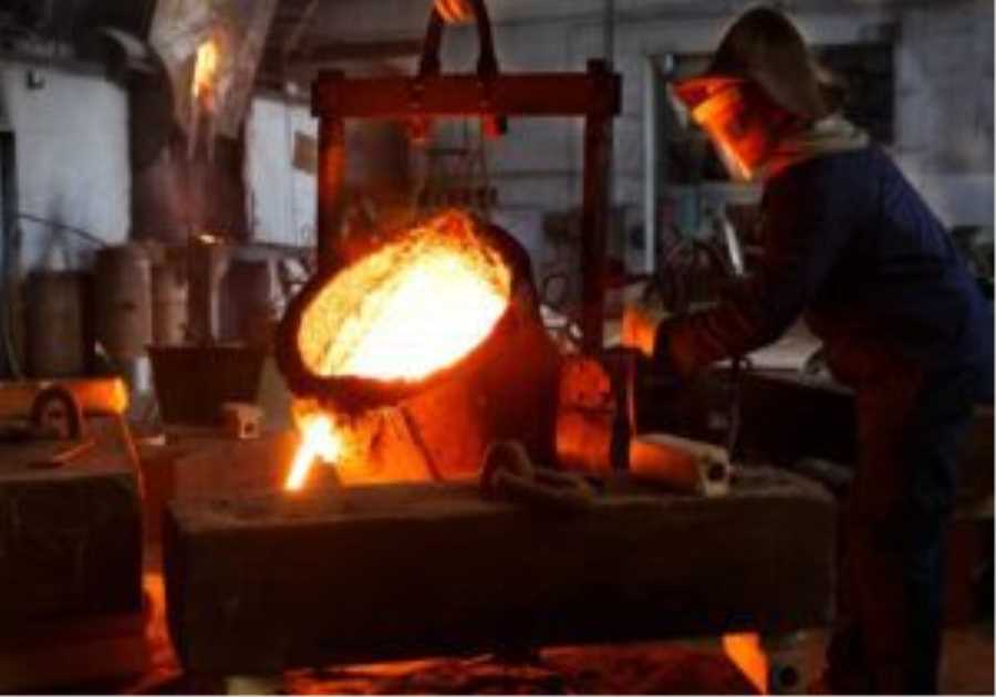 Starmer moves to nationalise British Steel as commercial rescue collapses