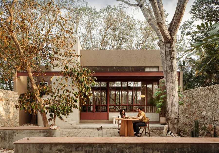 Construction Diary: They Built Their Serene Mérida Home Without Felling a Single Tree