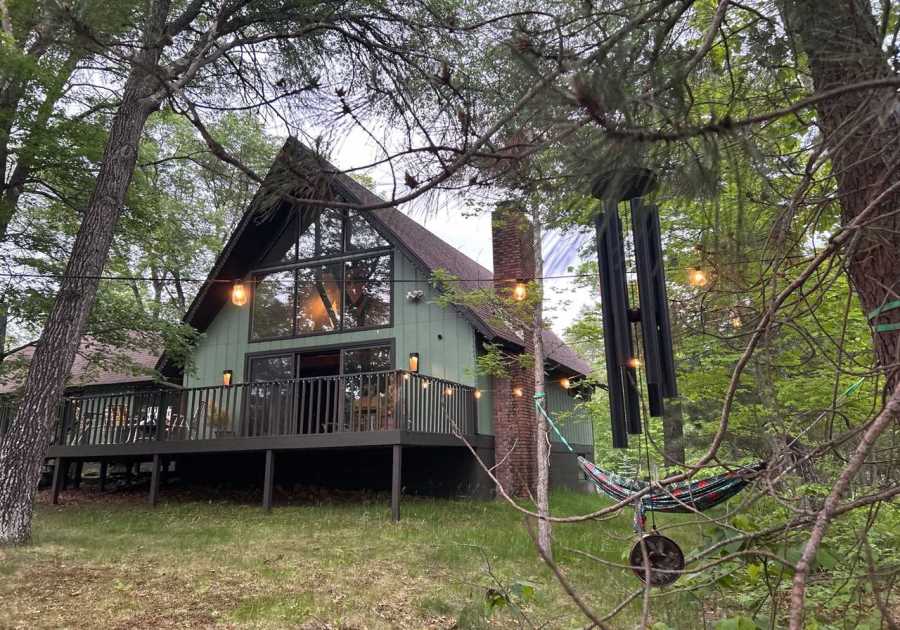 That ’70s Cabin Just Listed in Wisconsin for $445K