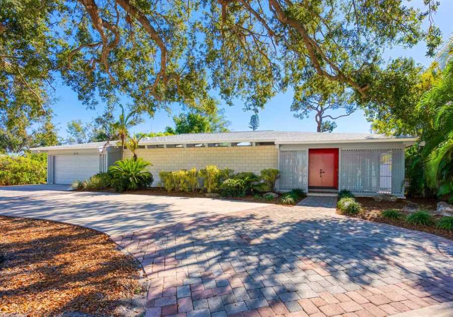 This $849K Florida Midcentury Was Designed by a Sarasota School Founder