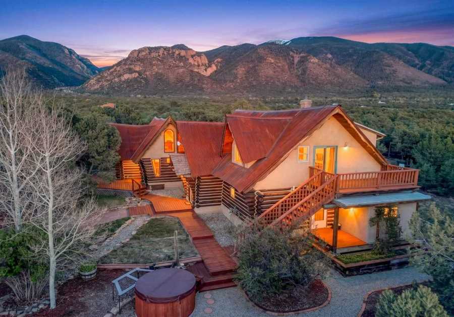 In New Mexico, $995K Gets You a Life-Size Lincoln Log Cabin