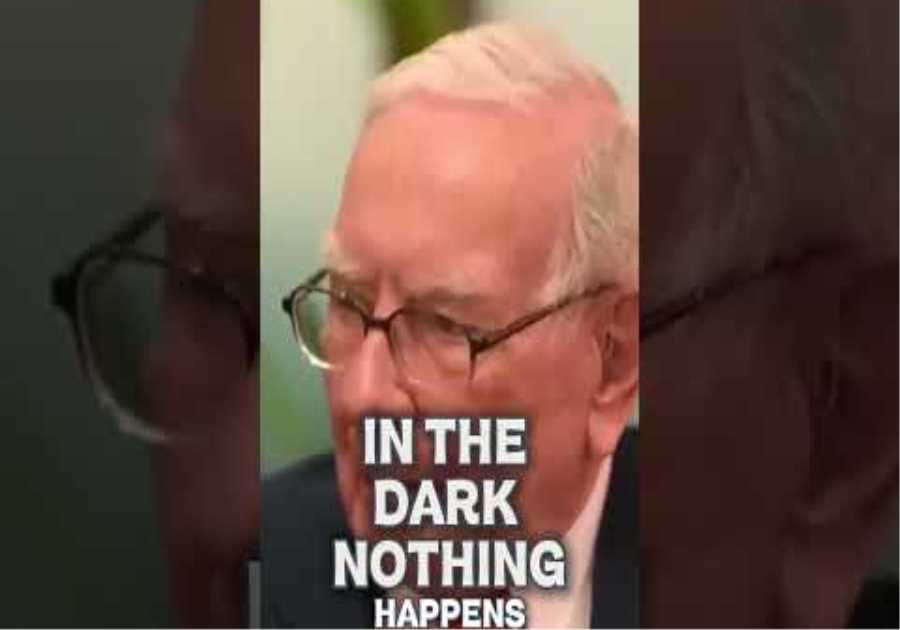 The Best Investment You Can Make 💡 | Warren Buffett’s Powerful Success Tips