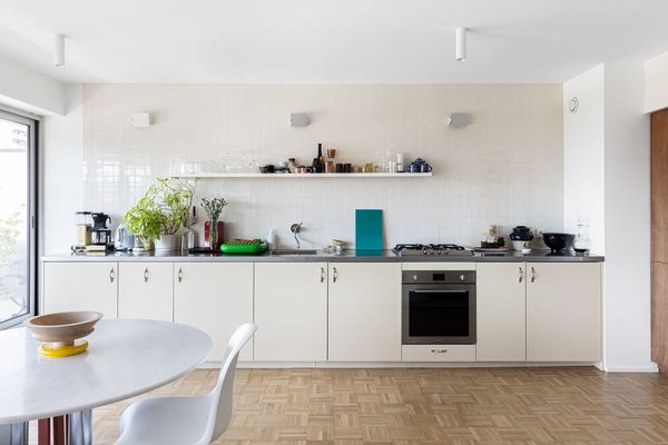 In Paris, a ’70s Flat With Skyline Views Seeks €570K