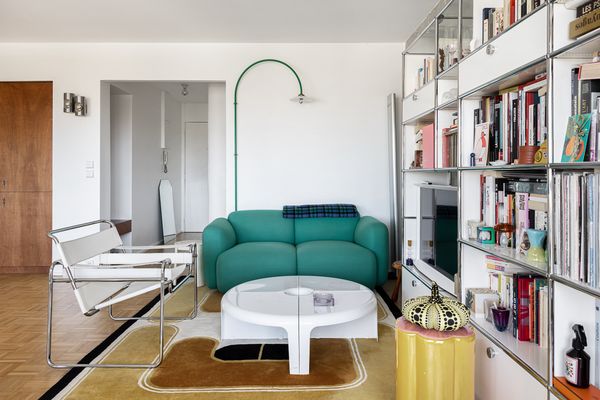 In Paris, a ’70s Flat With Skyline Views Seeks €570K
