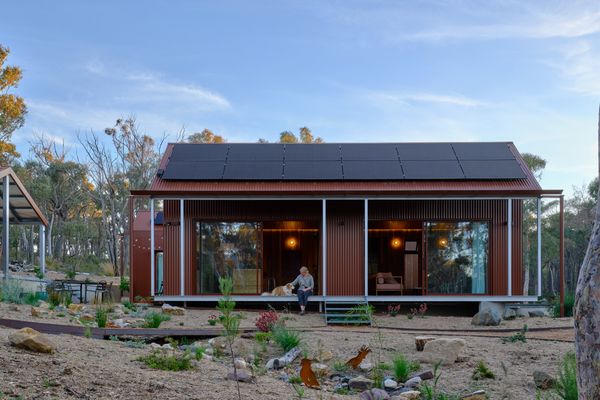 Burnt-Orange Corrugated Steel Clads This Australian Saltbox House