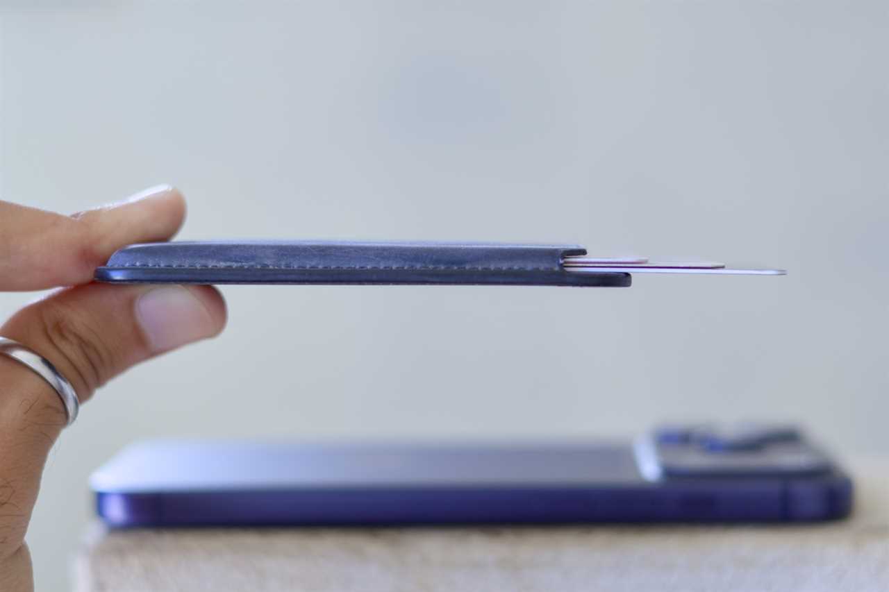 Apple FineWoven Wallet with MagSafe for iPhone