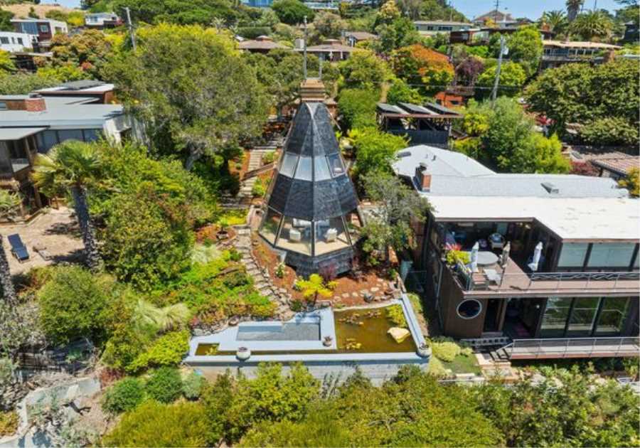 Dwell’s First Issue Featured This Ship-Like Bay Area Home Seeking $899K