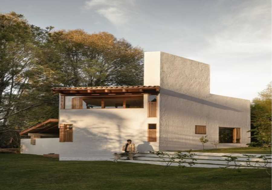 In Mexico, Three Generations of Family Set Down Roots With a Wooded Compound