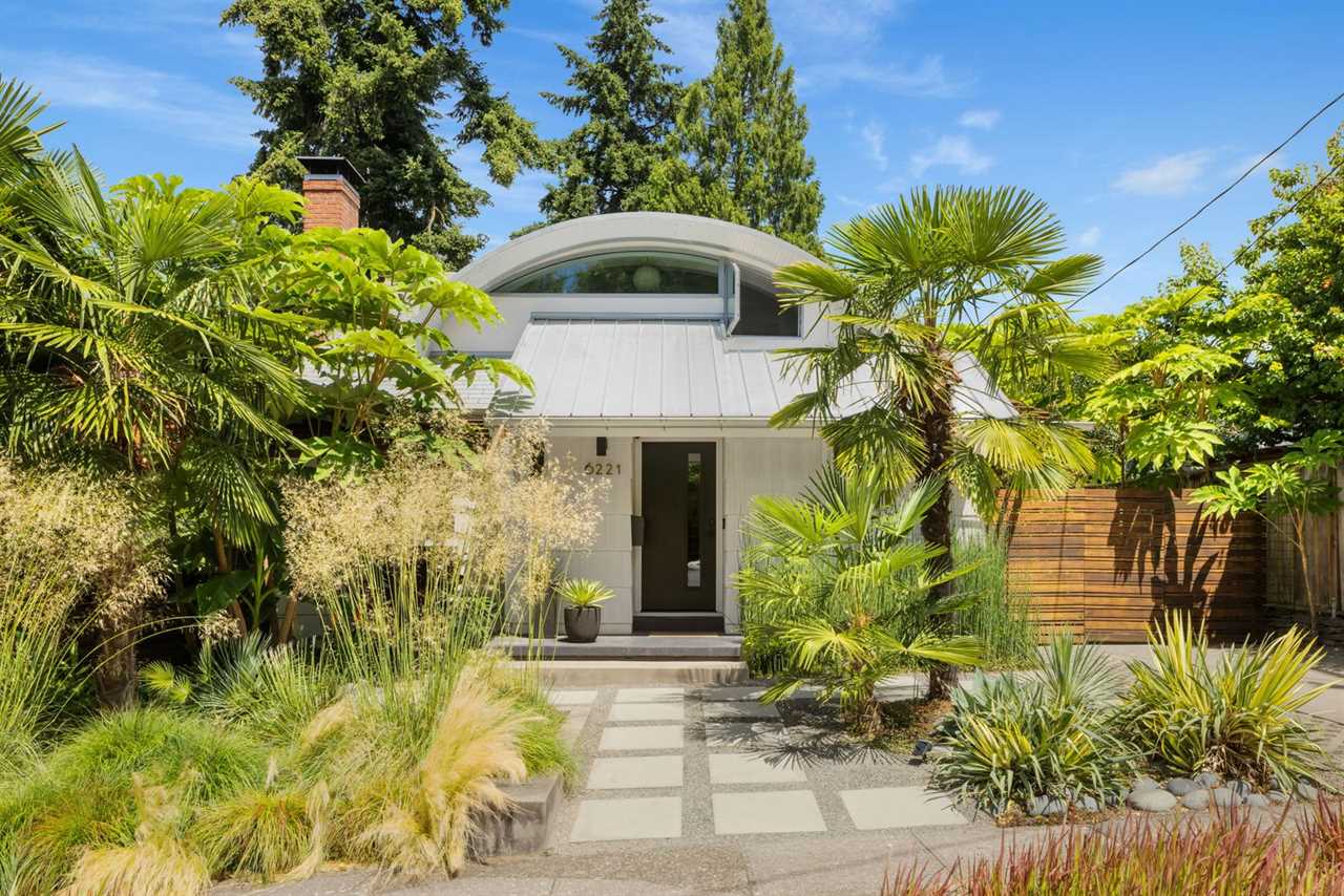 The Spaceship Home From Portlandia Just Landed on the Market for $975K