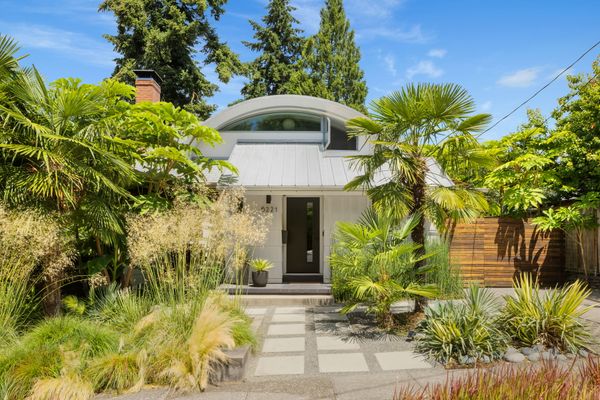 The Spaceship Home From Portlandia Just Landed on the Market for $975K