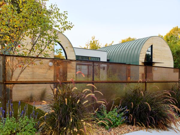The ADU totals 945 square feet, which was the maximum footprint allowed in Austin at the time of its construction.