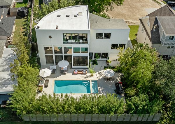 Every Story in This $1.9M Lake Pontchartrain Home Comes Framed in Glass