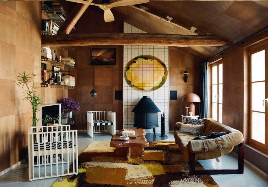 In Paris, a Top-Floor Apartment Wrapped in Top-Shelf Materials Seeks €1.1M