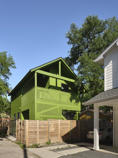 It Was a Picnic Table That Actually Inspired This Kelly Green Home in Austin