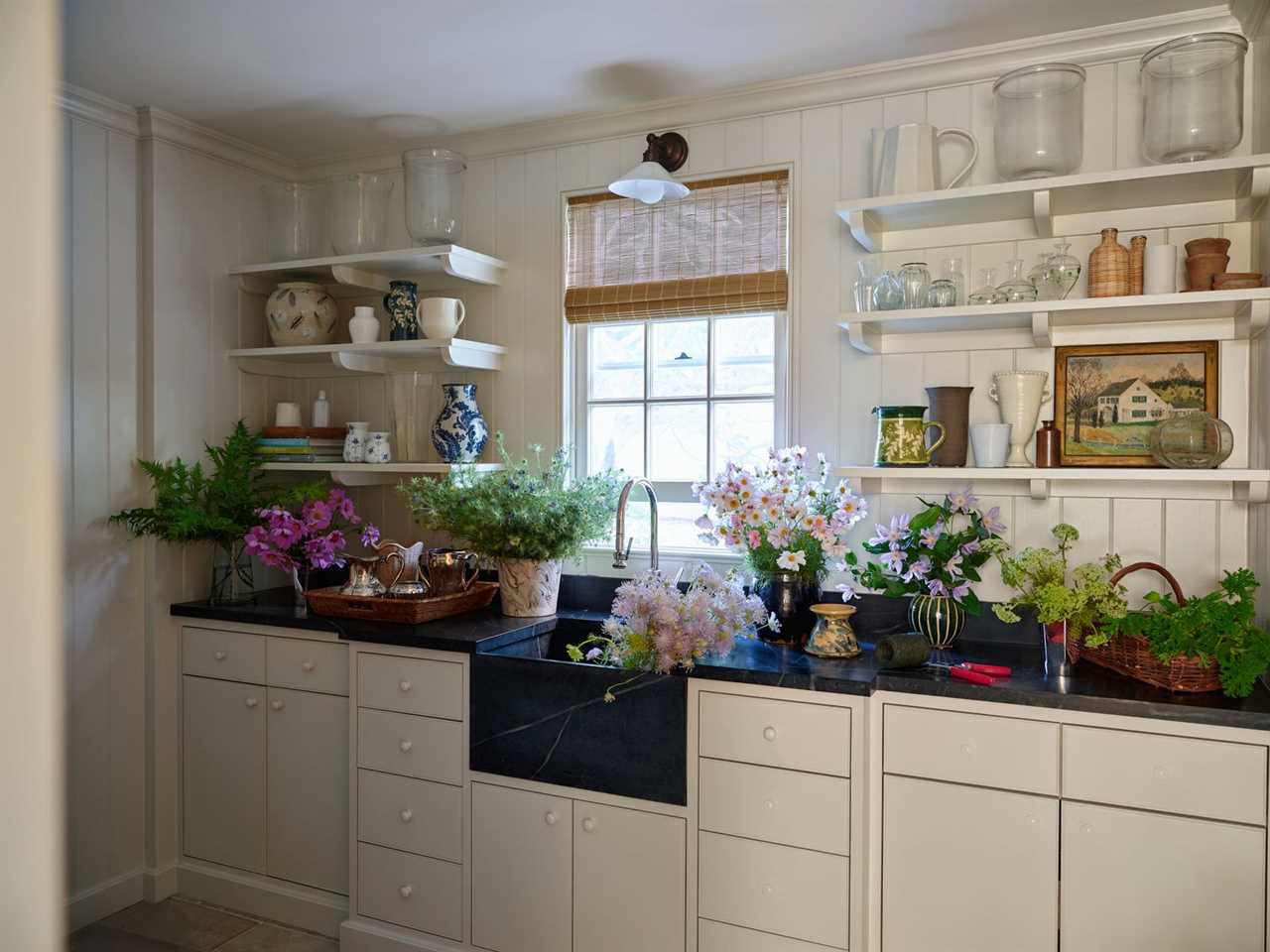 Forget Gatekeeping, Annie Meyers-Shyer’s This Oak House Shares Every Single Source for Her Home