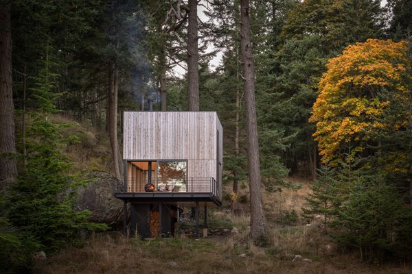 Corbusier and Thoreau Inspired This 400-Square-Foot Washington Retreat