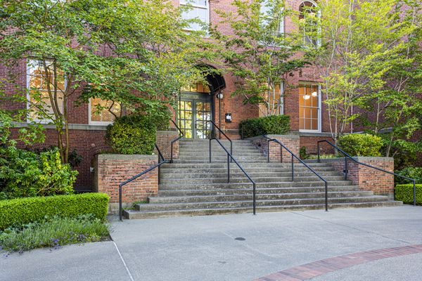 This $550K Seattle Condo Is at the Top of Its Class