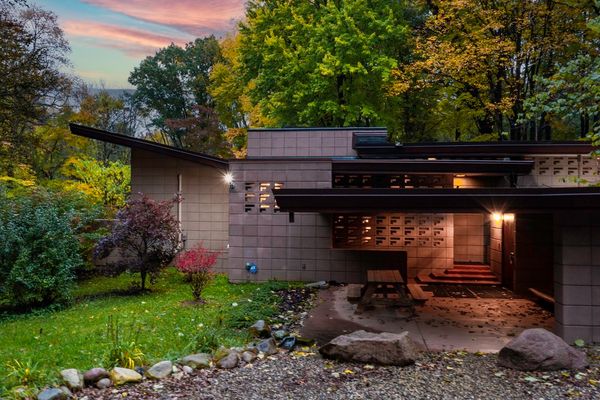 Frank Lloyd Wright’s Eppstein House Just Hit the Market in Michigan for $2.1M