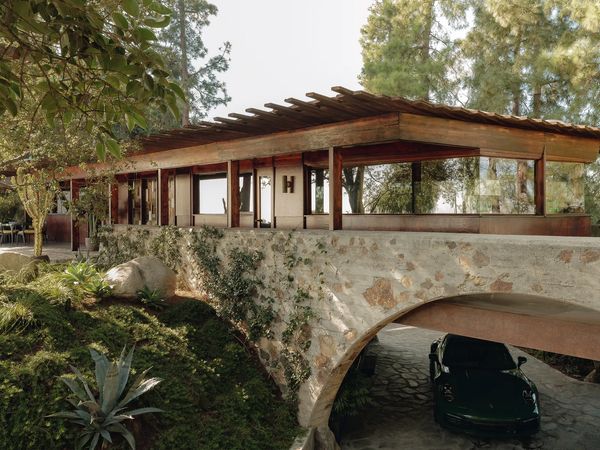 The New Owners of This L.A. Lloyd Wright Want to Party Like Hollywood Used To