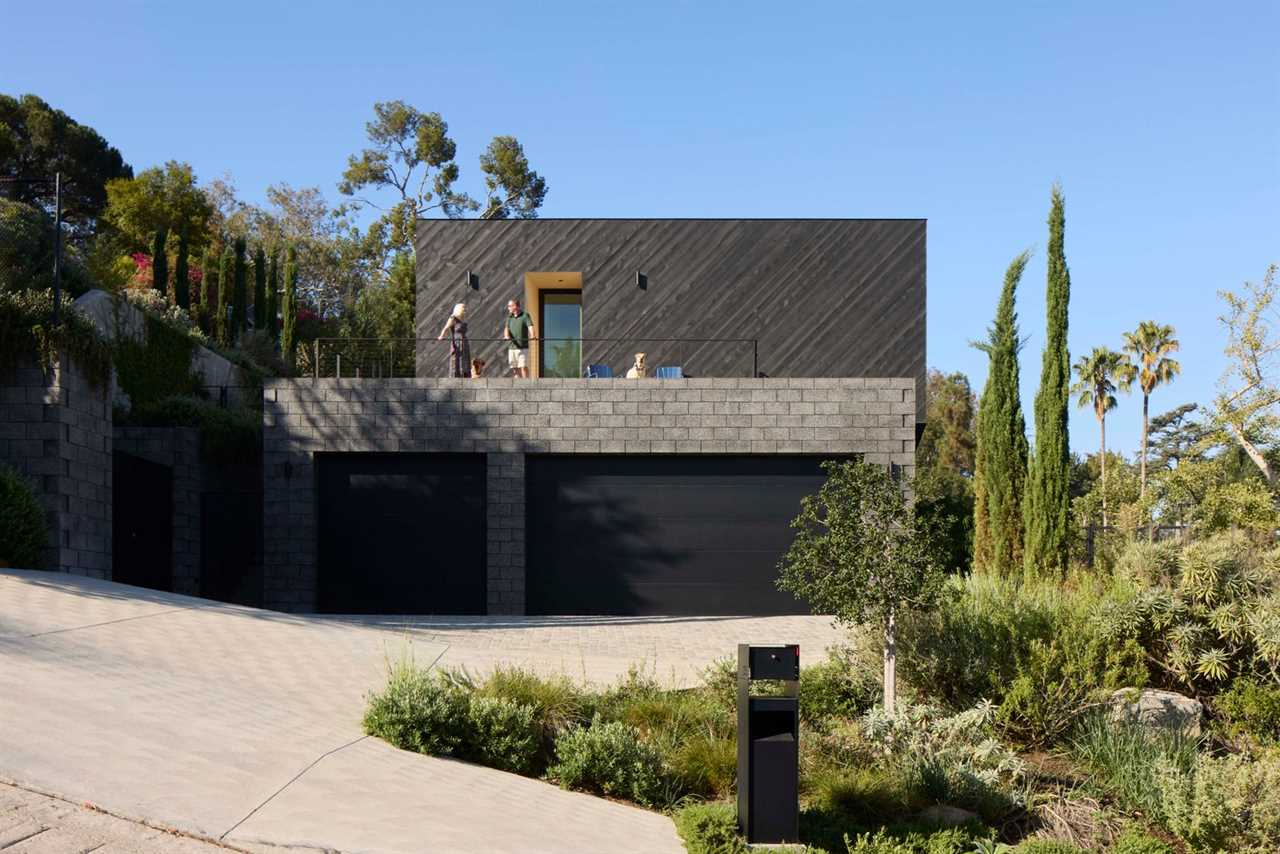 This Stealthy Black Ninja House Is Perched on One of L.A.’s Steepest Streets