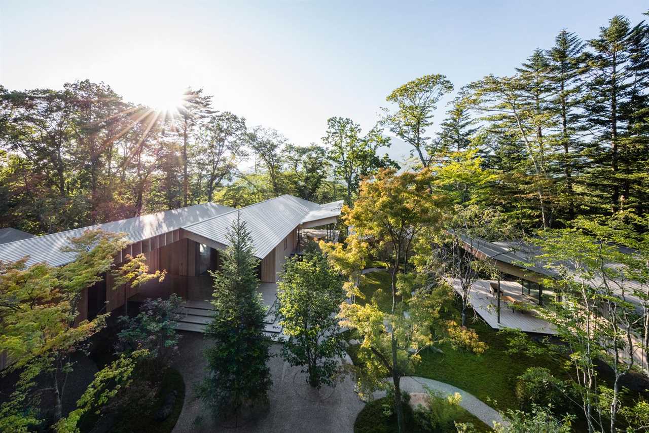 Kengo Kuma’s Roof/Birds Compound Lands on the Market in Japan for $10M