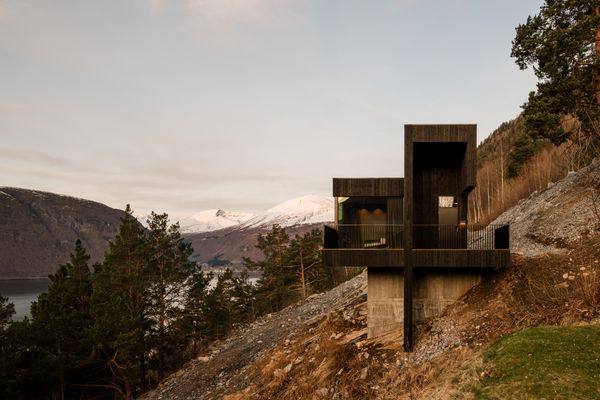 On Norway’s Western Coast, a Tiered Retreat Lets the Landscape Lead