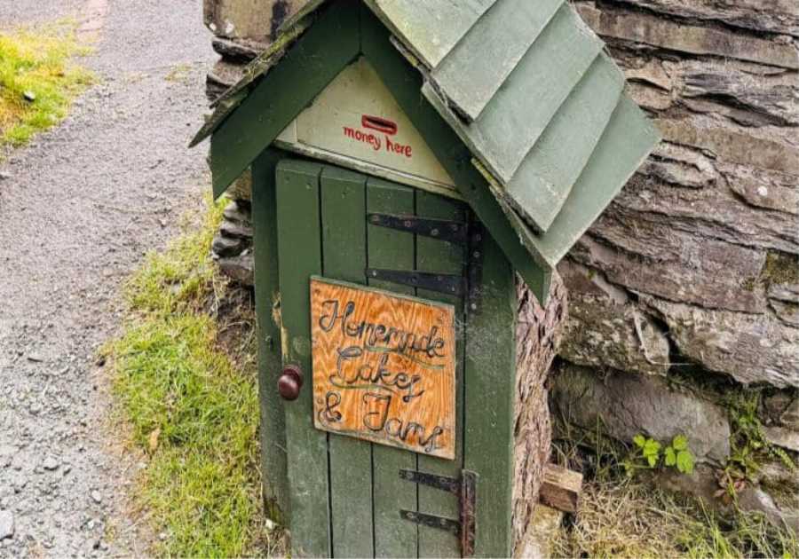 Cake shed owners face HMRC tax bills if unregistered, adviser warns