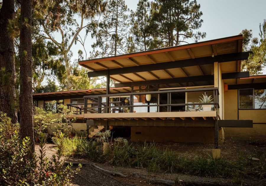 You Can Live Like It’s 1959 in This Midcentury Time Capsule Asking $1.9M