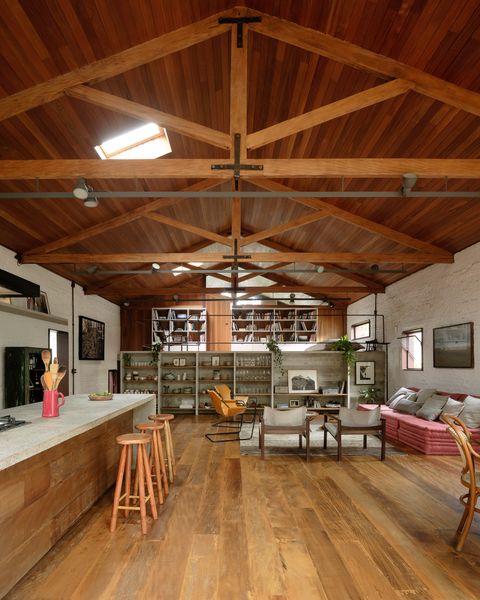 Two Straight-Forward Changes Make This Family Home in Brazil Exceptionally Airy