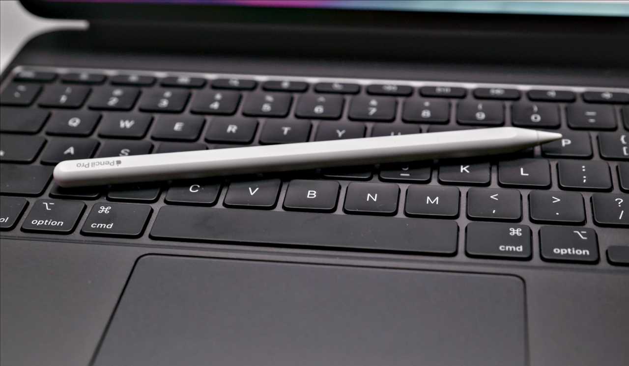 Magic Keyboard Apple Pencil Pro