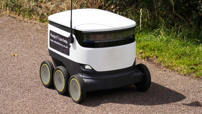 Living Streets calls for ban on delivery robots as trials spread