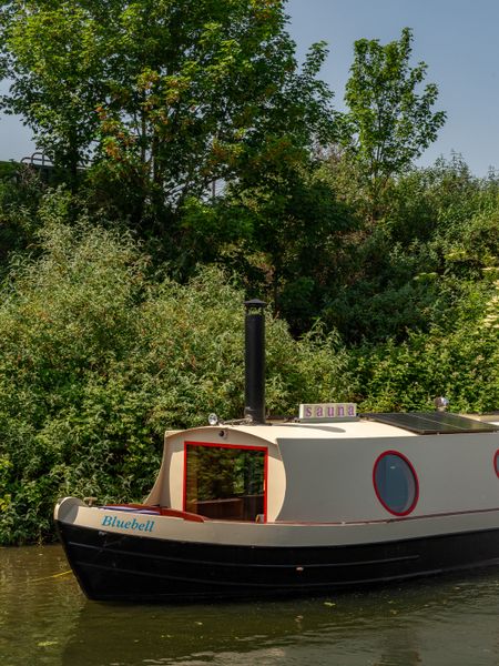 £32 Gets You Aboard This Floating Wood-Fired Sauna in London