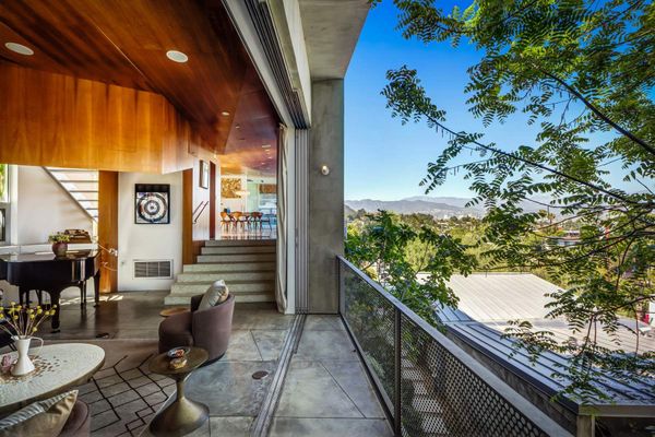 The All-Glass Home of the Artist Behind Obama’s Hope Poster Asks $4.6M