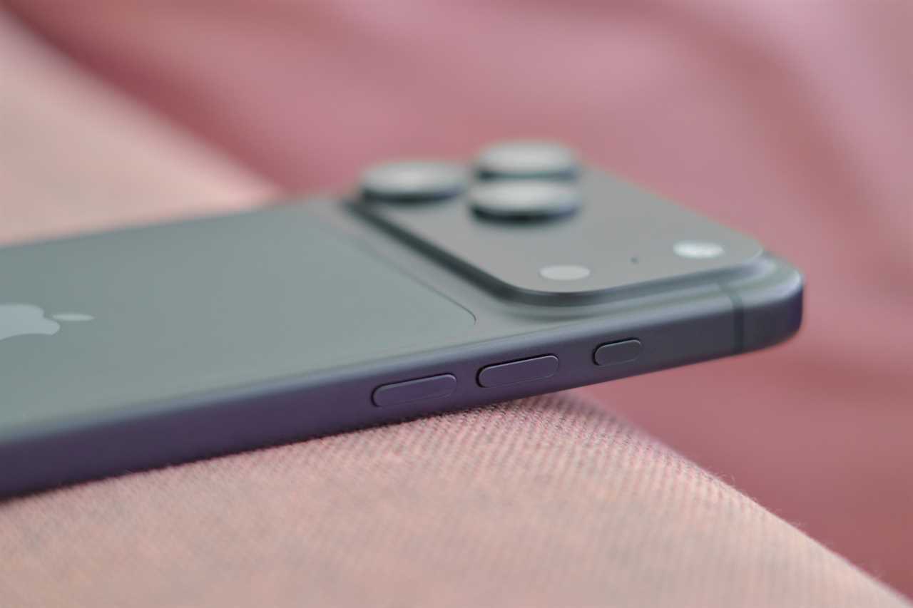 iPhone 17 Pro Max physical buttons