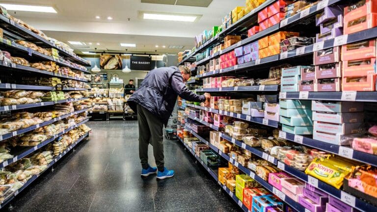 Retail bosses warn Healey that tax rises on shops will push up prices