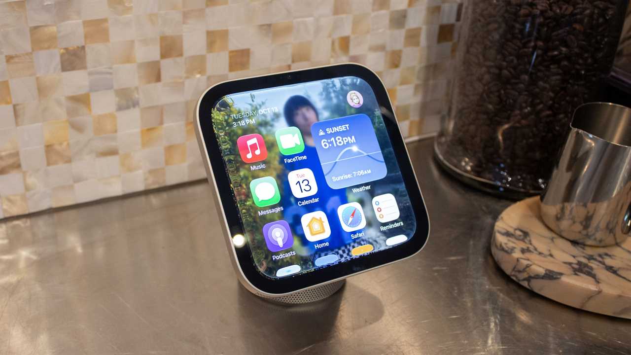 HomeView on a counter showing app icons and widgets