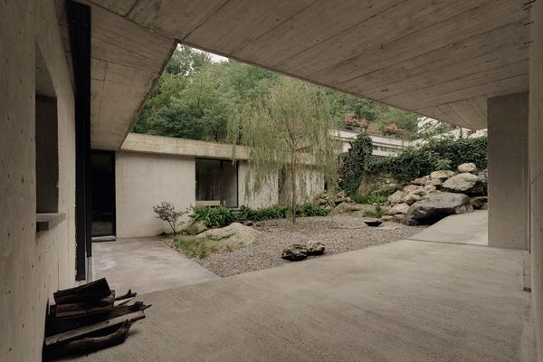 Near Lake Como, This €690K Concrete House Makes the Most of Its Narrow Site