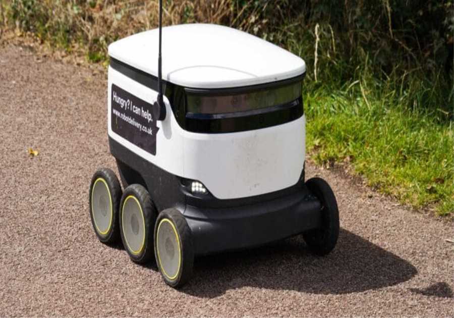 Living Streets calls for ban on delivery robots as trials spread