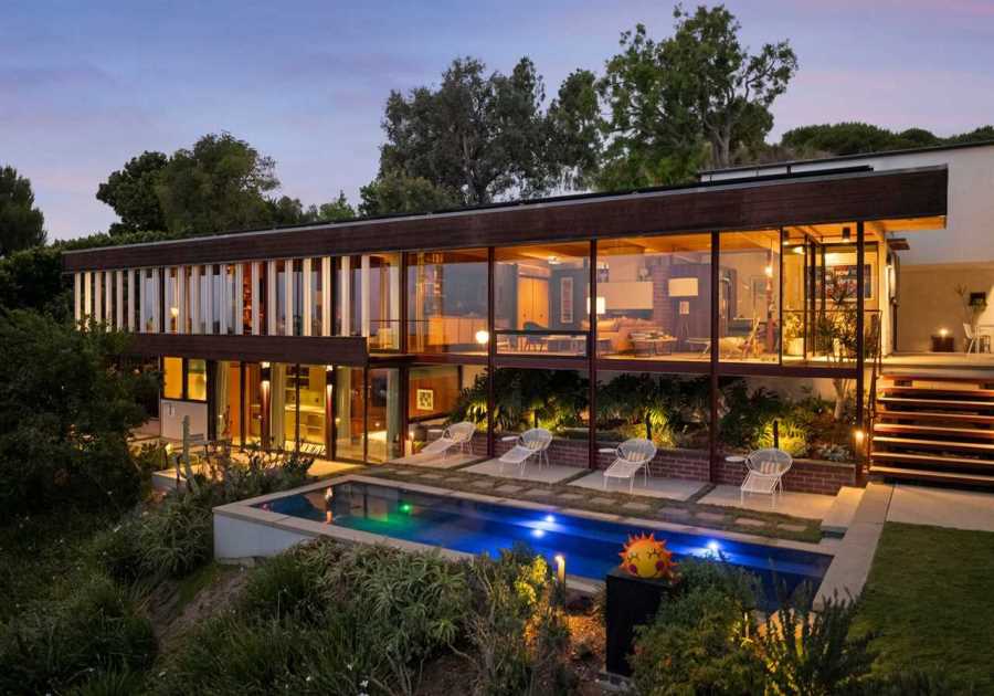 Craig Ellwood’s $6M House of Steel Floats Above L.A.